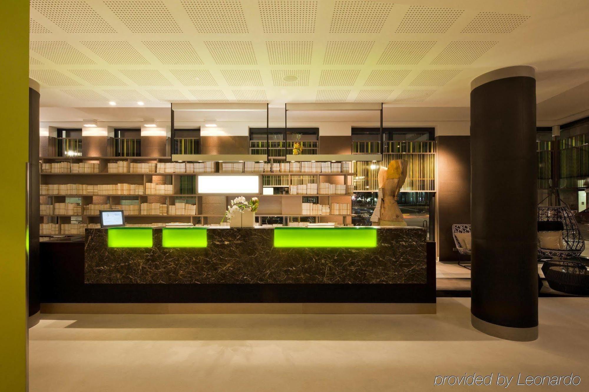 Отель Indigo Berlin-alexanderplatz, An Ihg
