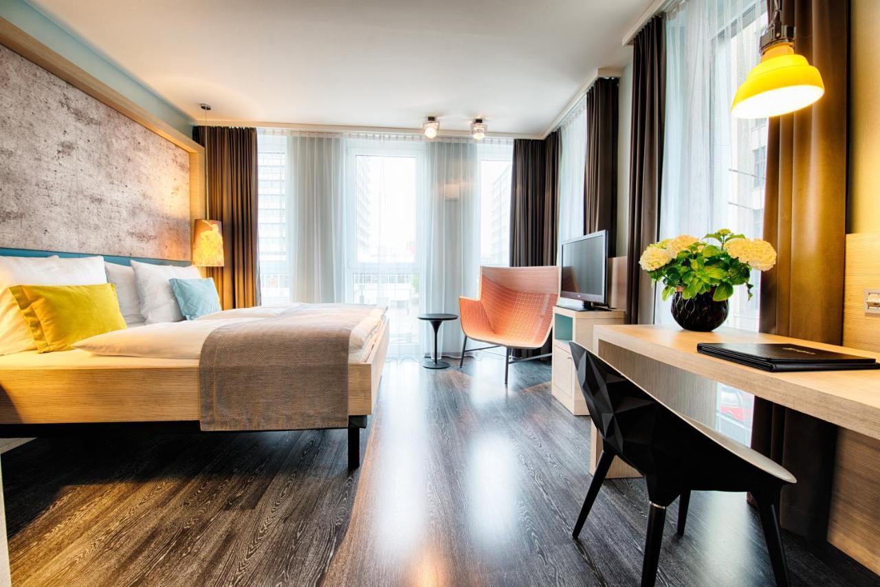 Отель Indigo Berlin-alexanderplatz, An Ihg